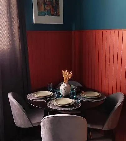 Retro A Stylish With A Large Garden *
