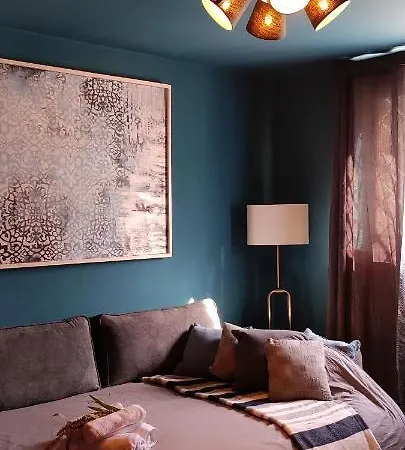Retro Apartment *
